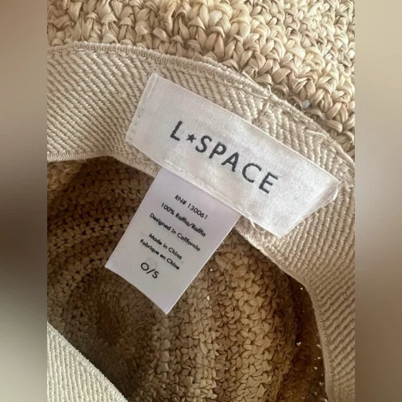 L*space Isadora Hat in Natural Stripe Summer Resort Raffia Straw Hat - Picture 5 of 6